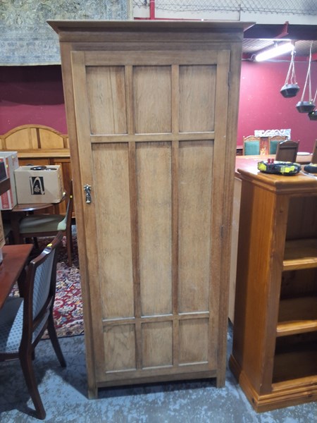 Lot 57 - WARDROBE