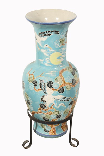 Lot 47 - CHINESE VASE