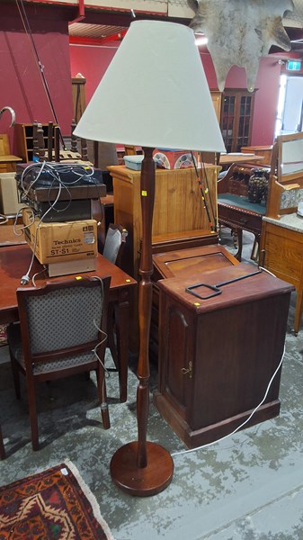 Lot 121 - STANDARD LAMP