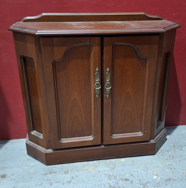 Lot 147 - MACROB CONSOLE