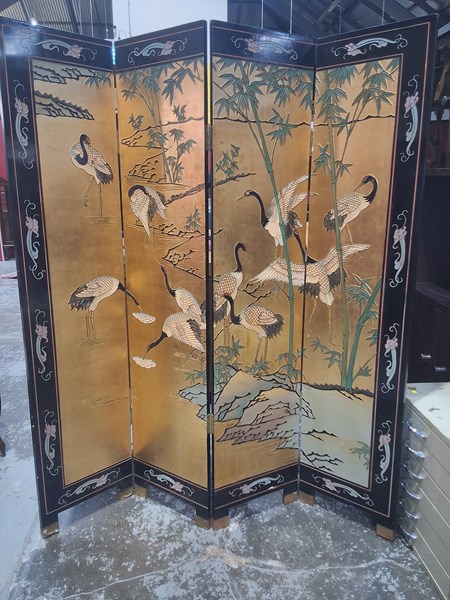 Lot 10 - DRESSING SCREEN