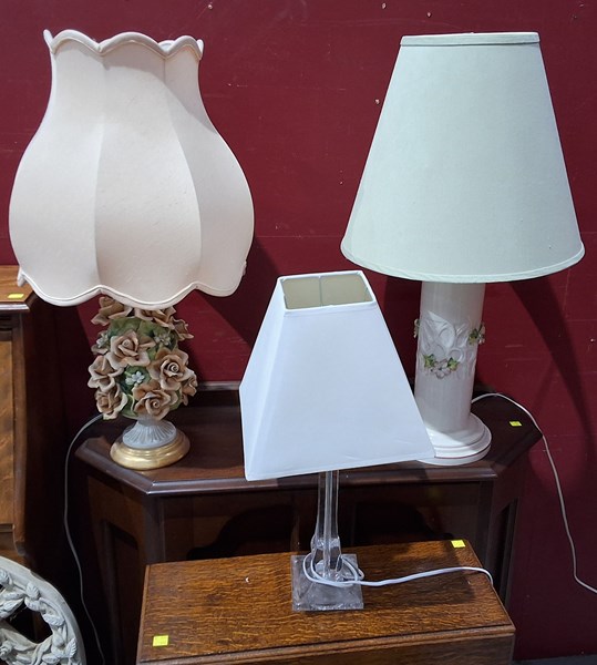 Lot 111 - TABLE LAMPS