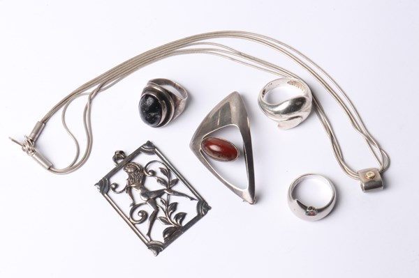 Lot 1055 - ASSORTED JEWELLERY