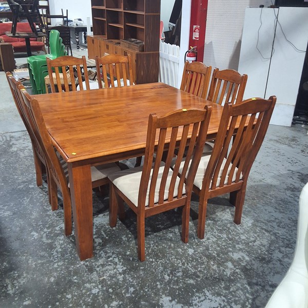 Lot 228 - DINING SUITE