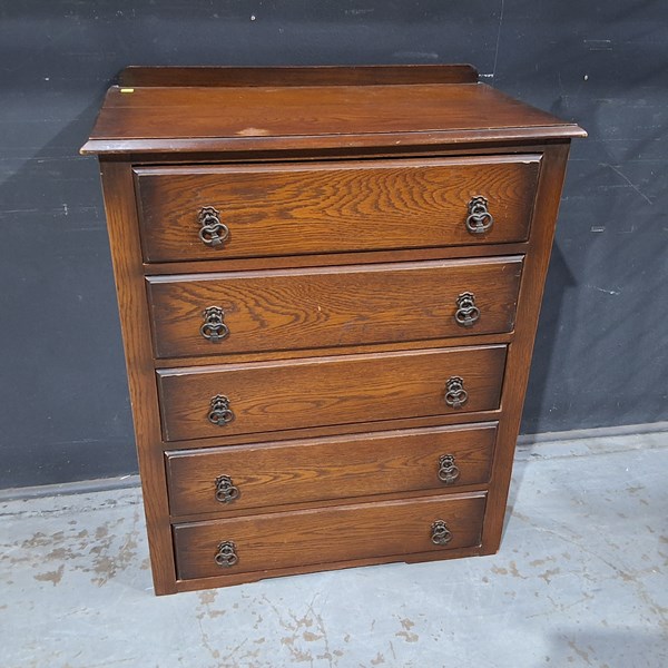 Lot 141 - CHEST OF DRAWERS