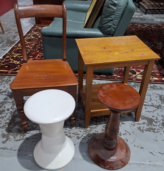 Lot 100 - FURNITURE LOT