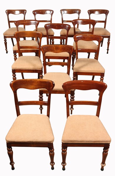 Lot 76 - SET OF DINING CHAIRS