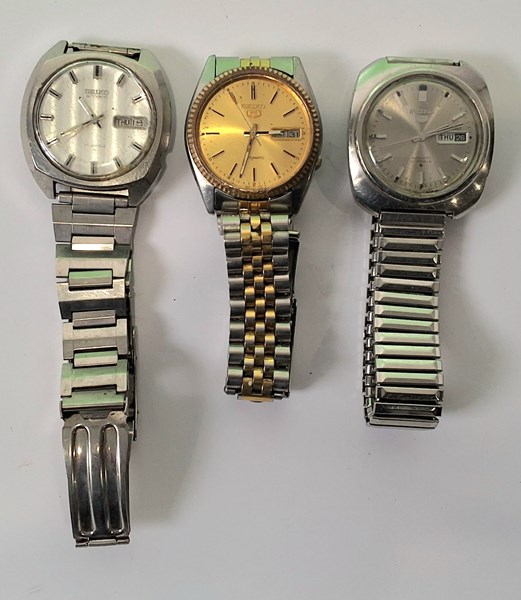 Lot 1070 - WATCHES