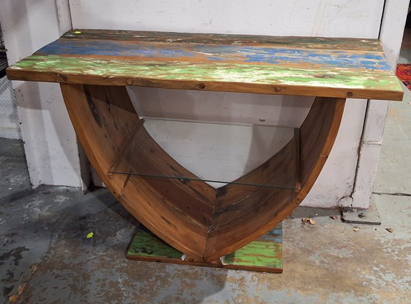 Lot 433 - CONSOLE TABLE
