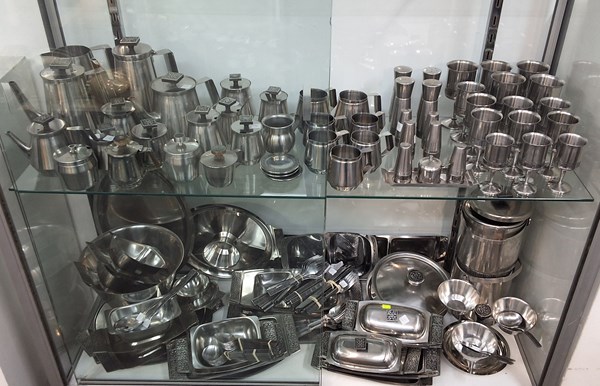 Lot 1470 - STAINLESS STEEL SERVINGWARE