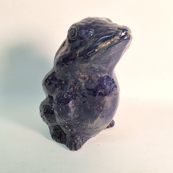 Lot 1183 - POTTERY FROG