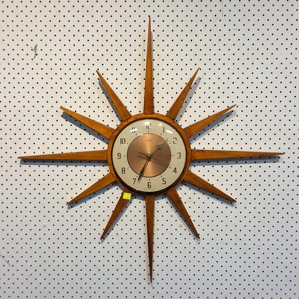 Lot 1105 - STARBURST CLOCK