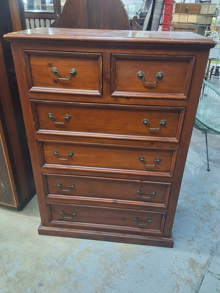Lot 198 - CHEST OF DRAWERS