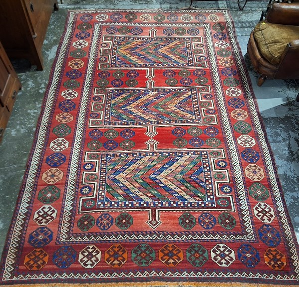 Lot 8 - FLOOR RUG