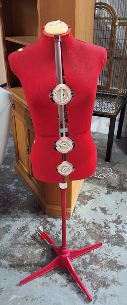 Lot 277 - DRESSMAKERS MANNEQUIN