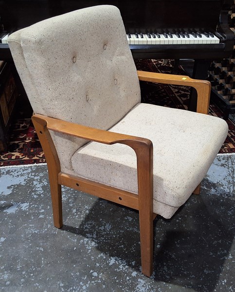 Lot 413 - ARMCHAIR