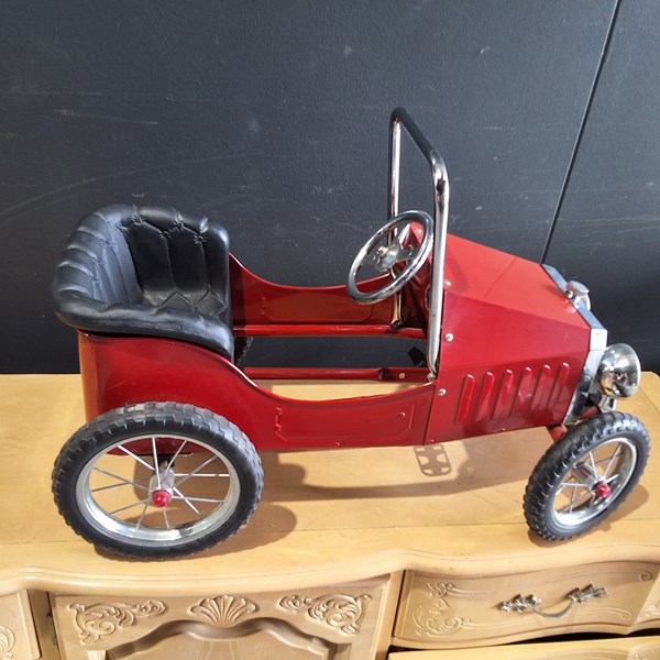 Lot 204 - PEDAL CAR