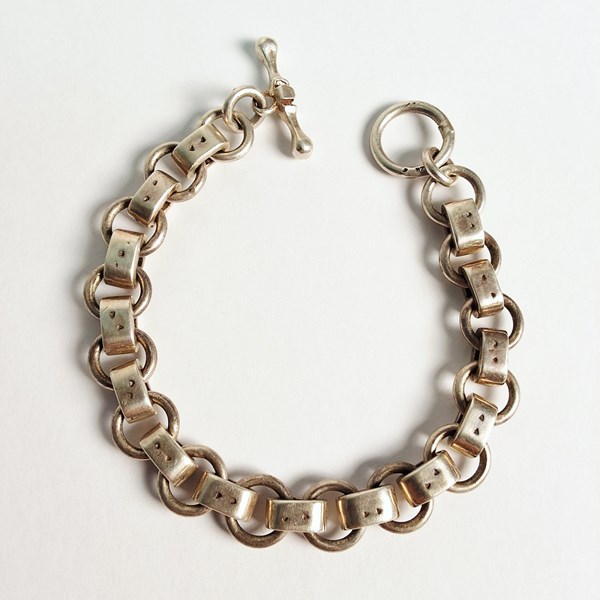 Lot 1052 - SILVER BRACELET