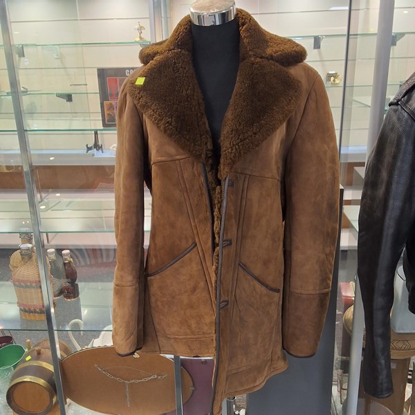Lot 1344 - SHEEPSKIN COAT