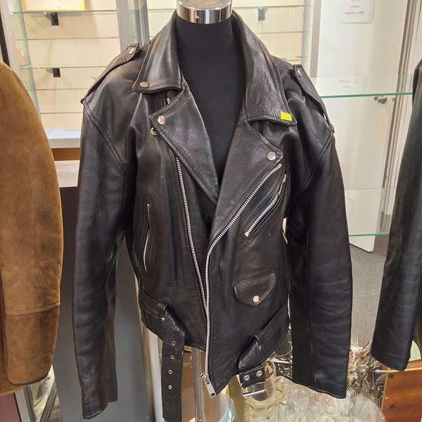Lot 1202 - LEATHER JACKET