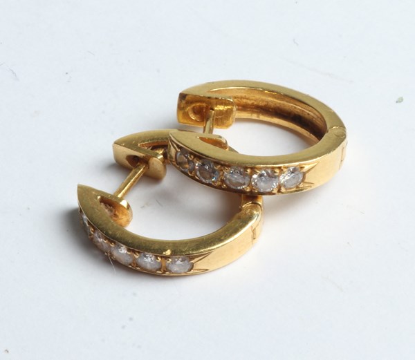 Lot 1019 - GOLD EARRINGS