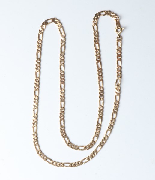 Lot 1004 - GOLD NECKLACE