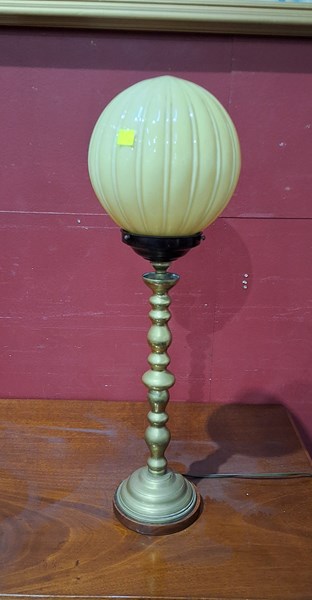 Lot 40 - TABLE LAMP
