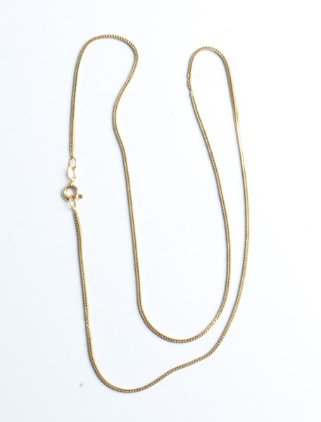 Lot 1008 - GOLD NECKLACE