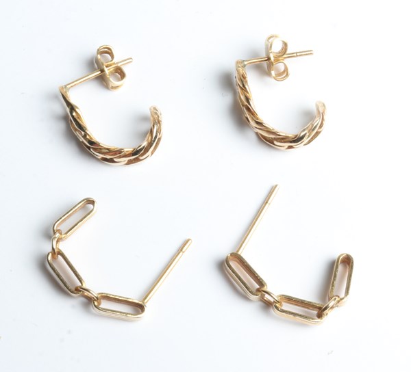 Lot 1017 - GOLD EARRINGS