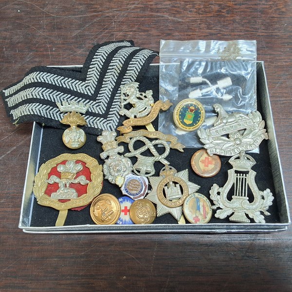 Lot 1072 - MILITARIA