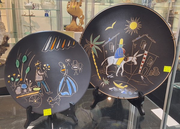 Lot 1363 - WALL PLATES