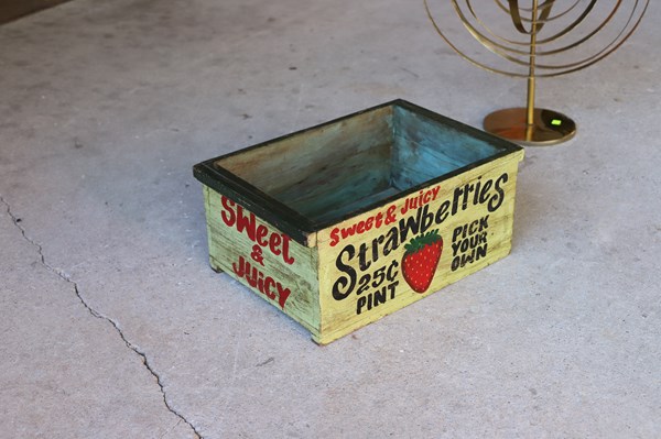 Lot 131 - STORAGE BOX