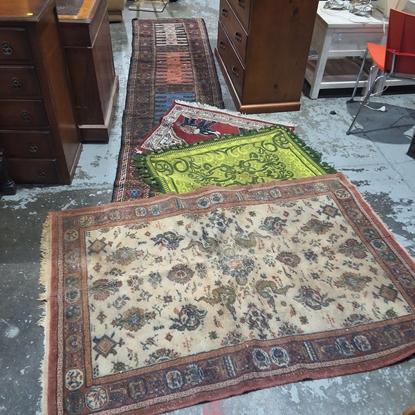 Lot 49 - RUGS