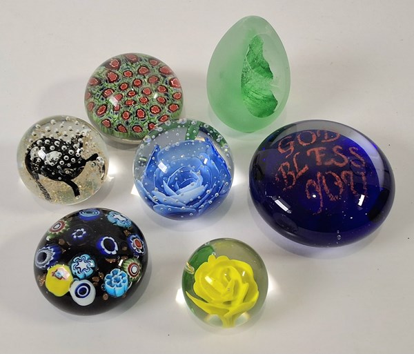 Lot 1326 - PAPERWEIGHTS