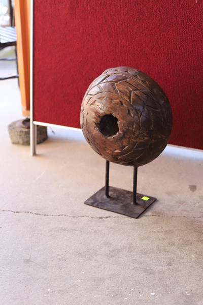 Lot 168 - ORNAMENT