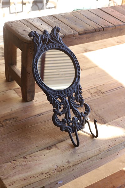 Lot 45 - MIRROR