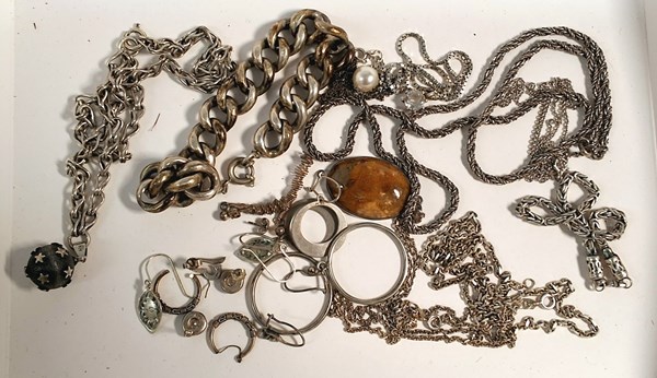 Lot 1096 - ASSORTED JEWELLERY