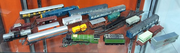 Lot 1396 - MODEL TRAINS