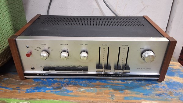 Lot 435 - STEREO AMPLIFIER