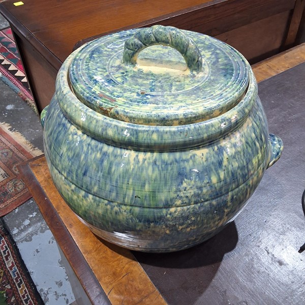 Lot 19 - BREAD CROCK
