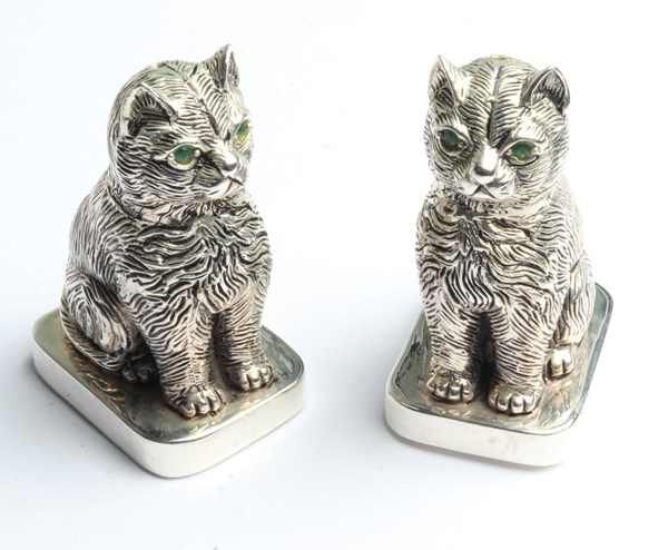 Lot 1043 - SALT & PEPPER