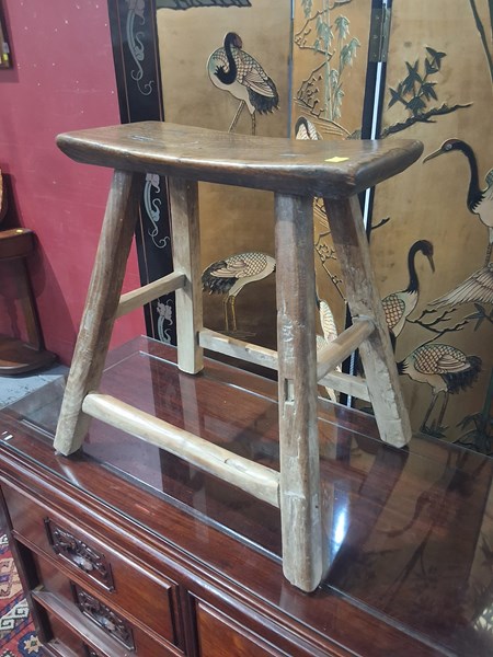 Lot 11 - STOOL