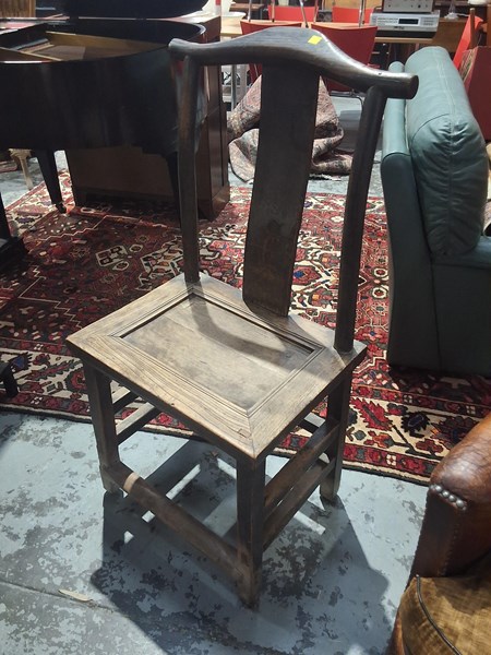 Lot 16 - CHAIR