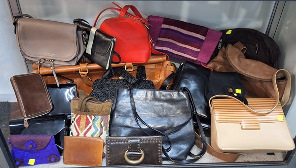 Lot 1458 - LADIES BAGS
