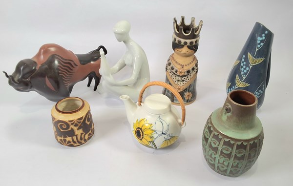 Lot 1364 - MID-CENTURY CERAMICS