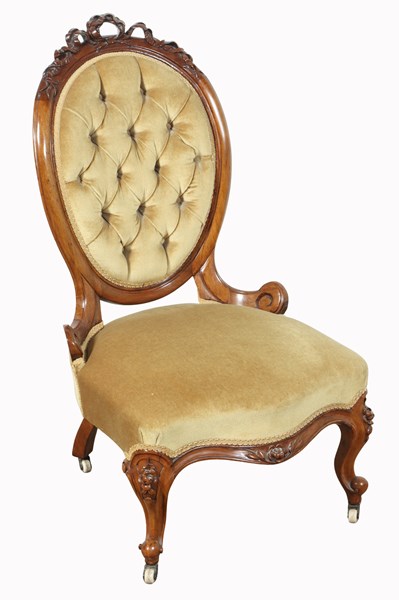 Lot 115 - GRANDMOTHER CHAIR