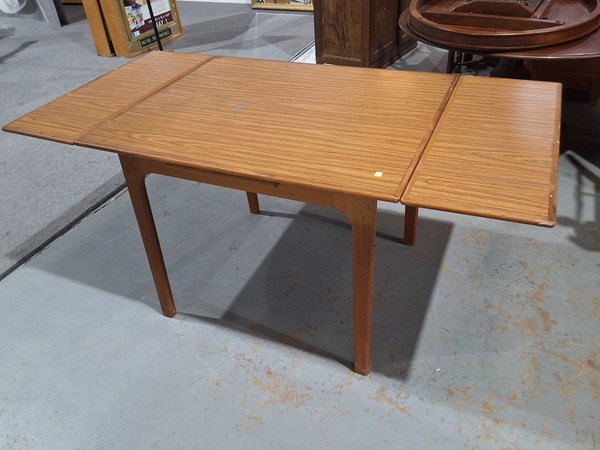 Lot 249 - ALRON DINING TABLE