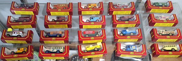 Lot 1402 - CAMEO CAR MODELS