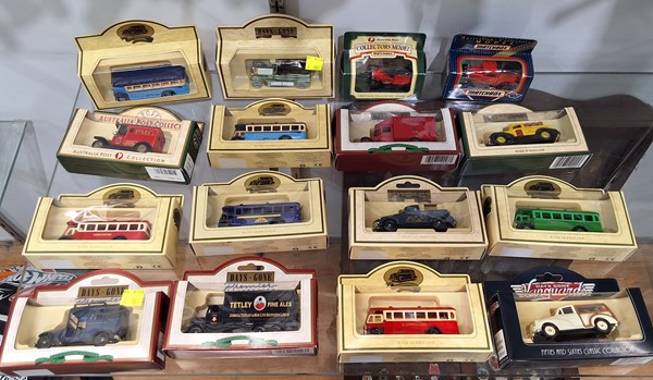 Lot 1405 - CAR MODELS