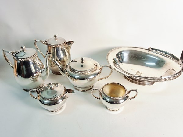 Lot 1340 - SILVERPLATE WARES